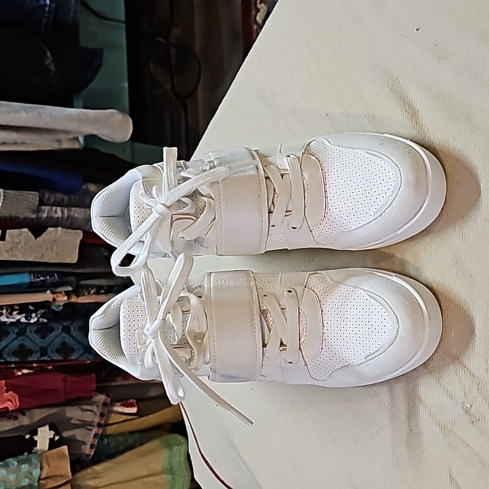 Calvin Klein Leather Size 6 Wedge Sneakers New White